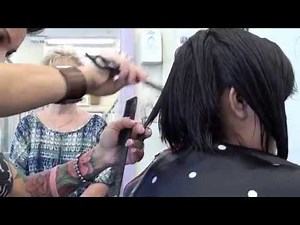.Razor Haircut: A-line Texturizing