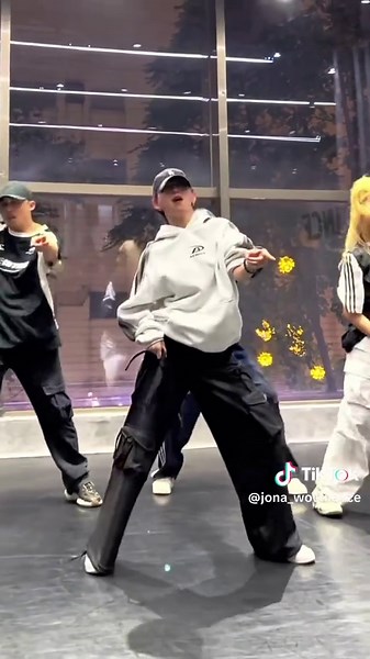 Jona (@jona_wowdance) - 精彩的Baby舞蹈挑战合集