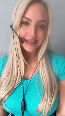 Emma Jones on Instagram: "Hello and welcome to the DM helpline 📞 *Not a genuine helpline 😅"