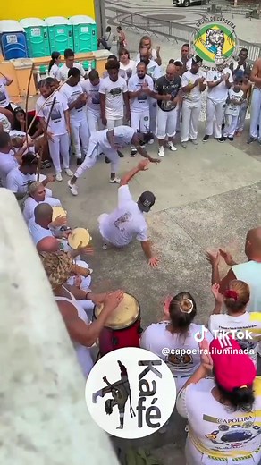 #capoeira #luta #brasil #foryou #capoeirachallenge #capoeiraflow #capoeirabrasil #fyp #videos #gym #fight #luta