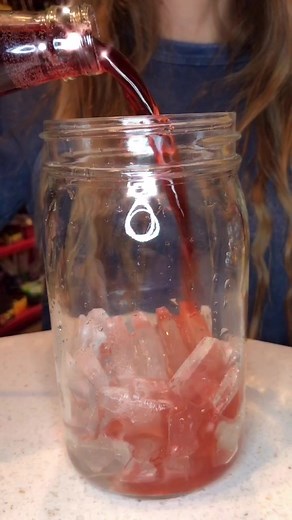 #asmr #asmrliquid #sodapop #fizzylifting #cheerwine #tasty #asmrtingles #sounds #satisfying #FamilyImpression #RedBullDanceYourStyle #fyp #foryou