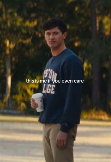 when i serve semi awkward control freak who’s afraid to leave their home town but secretly loves travelling #peoplewemeetonvacation #tomblyth #alexnilsen #fyp #romcom