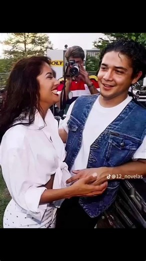 aunque el tiempo pase,el amor no se va. Selena vive en tu recuerdo,en cada canción y en ese amor que ni la ausencia pudo borrar.🥹#selenaylosdinosforever💜