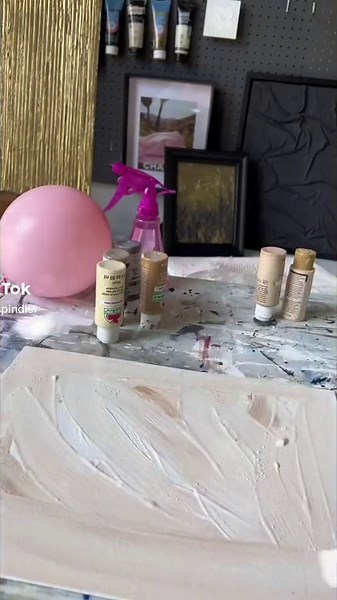 Balloon Painting Techniques on Canvas