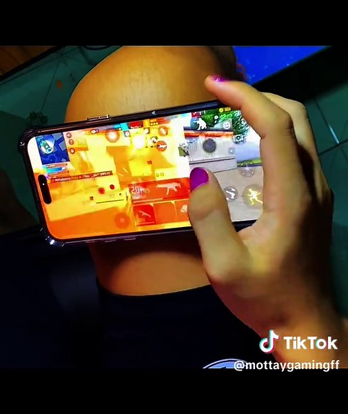 Tay Gaming Free Fire Độc Đáo