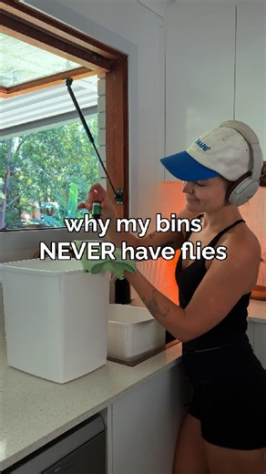 ECO. essential oils + diffusers on Instagram: "People always ask why my bins never have flies 🪰⁠ Comment "MINTY" for a secret 25% off code specifically for peppermint oil 🤫⁠ ⁠ This is literally it ↓⁠ After every empty I:⁠ • Wash the bin⁠ • Let it fully dry (this matters)⁠ • Wipe it down with peppermint oil on a microfibre cloth⁠ ⁠ In summer I also:⁠ • Double line the bin⁠ • Add a cup of bicarb to the base⁠ • Drop a few drops of peppermint oil into the bicarb⁠ ⁠ Bicarb absorbs moisture + odours