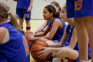 L'entraînement de basketball pour les enfants : conseils d'exercices & jeux