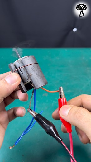 463K views · 3.9K reactions | Diy dual magnet 3V dc Motor | Creative Own | Facebook