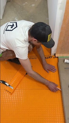 How to prep & tile a bathroom floor like a PR #ldnont #kitchenerwaterloo #bathroomrenovation