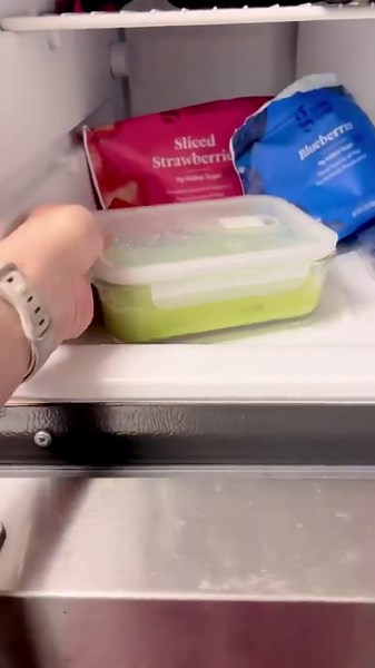 2 ingredient guilt free treat! #foodshorts #foodhacks