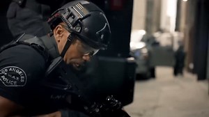 22K views · 524 reactions | S.W.A.T. | Hondo Being Hondo | Piece of the Action The very best of Hondo's action scenes! 00:00 Intro 00:10 Hondo skips a bullet [S2 EP6] 02:36 Hondo lashes out at his team [S2 EP13] 05:34 Hondo adopts Darryl [S2 EP19] 08:33 Hondo gets pulled over [S2 EP7] 10:13 Hondo's fake hostage [S5 EP5] Stream Seasons 1-6 of S.W.A.T. on Netflix (US): https://bit.ly/WatchSWATonNetflix #PieceOfTheAction #SWAT #ShemarMoore #SWATHondo | Piece of the Action | Facebook