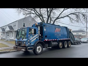 Allied Waste Services/Republic Services #1023 Mack MR Leach 2R3 Rear Loader