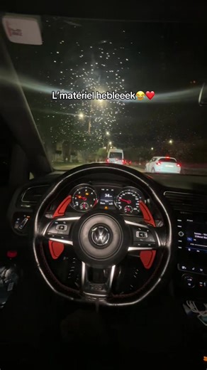 Vidéos de amine El hcaini (@amine.el.hcaini) avec Tabghi moul el habette - Cheb Adjel
