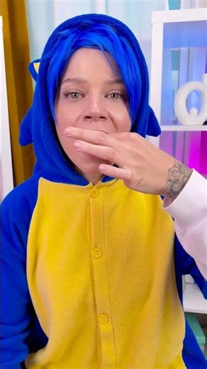 Coolest Tomato Trick You’ll Ever See! 🧊🍅 #KitchenHack