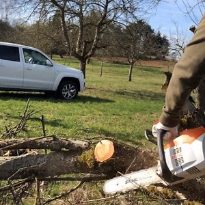 75K views · 423 reactions | Die MSA 220 C - volle Akku-Power:  starker Akku  Kettengeschwindigkeit 24 m/s  handlich und ergonomisch  Einsatz bei Regen & Nässe | STIHL | Facebook