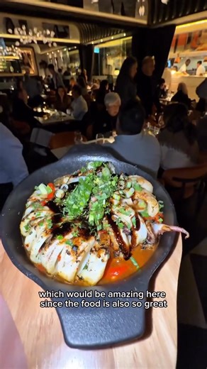 1.3K views | The most-awaited location has finally opened, and we’re feeling la dolce vita at La Vecchia Thornhill  With the holiday season coming up, this is also a great spot to book your private events ✨ 8700 Bathurst St, Thornhill, ON L4J 9J8 : @ilinca.ducharme . . . #LaVecchia #GTAeats #ItalianFood #LunchSpecials #FoodieParadise #toronto #todotoronto #thingstodointoronto | Todotoronto | Facebook