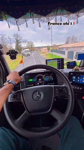 Kamal.singh_mehra (ੴ) on Instagram: "💯Trucker 🇦🇪🇪🇸🇮🇹🇨🇭🇧🇪🇩🇪🇫🇷🇱🇹🇪🇺🏴󠁧󠁢󠁥󠁮󠁧󠁿🇨🇦🇺🇸✊ @kamal_abudhabi @punjabi_trucker57 #kamalabudhabi#punjabitrucker57 italy🇮🇹switzerland🇨🇭spain🇪🇸frnace🇫🇷germany🇩🇪canada🇨🇦amricawale🇺🇸#dubai🇦🇪#instagram#manvesta"