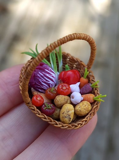 Creating Miniature Cakes and Vegetables