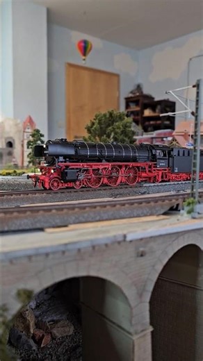 Dampfsonderzug mit der 001 180 #modeltrains #modellbahn