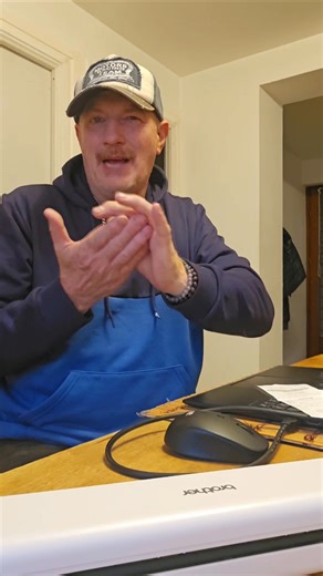 6.2K views · 119 reactions | Trés pratique pour scanner mobile recto et verso sans prise 220 V + conserver des documents comme des factures dans l' ordinateur ( Numérique) + Travail plus pratique avec Trésorier et Secrétaire dans notre Association Aabs Hdf Frédéric Gumez #sinlenoble | Frédéric Formateur Sourd Aabs | Facebook