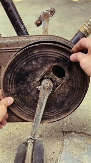 Nandini solanki on Instagram: "This is an old-fashioned bicycle"