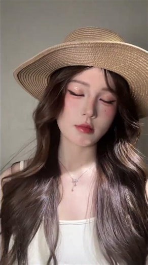 No Beauty Obligation: Outfit Switch Challenge at Checkpoints