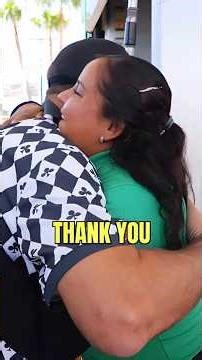 Tipping Workers In Mexico — Their Reactions Say It All! #bigdawstv #bigdaws #dawson