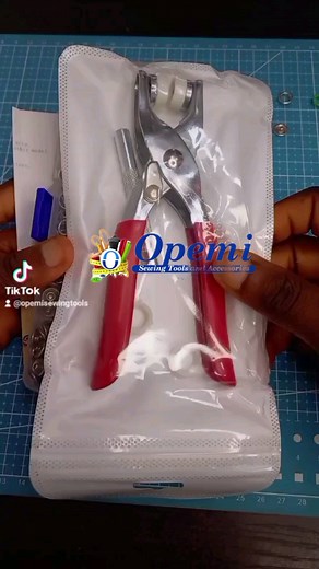 2in1 Press button fixing set Very Easy to install with either of the two devices that comes with the set Available in store @opemisewingtools Price : N9500 #sewingtoolsportharcourt #sewingworkshop ##sewingprojects #sewingmadeeasy #sewingaccessoriesbenin #sewingtoolsportharcourt #instafashionista #sewingaccesories #fashionschoolsinibadan #fashionlagos #opemisewingtools #patterndraftingcourse #patterndraftingclass #patterndraftingschool #sewingbee #fashionlagos #fashionschoolsinibadan #sewingtools
