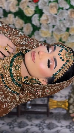 Jiba Ahmed Shirina on Instagram: "Modern bride with timeless elegance - Blending traditional and style effortlessly . Modern traditionas meet timeless beauty 💫🧡 Muse:- @mayesha.tahsin ❤️✨"