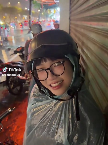 Em Hay Hỏi Anh Rằng Anh Yêu Em Nhiều Không – Lời Bài Hát