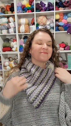 The Ridgeline Crochet Cowl now includes right and left-handed video tutorials, all free on Moogly!