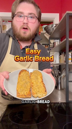 Tonight we made some super easy garlic bread! Not only was the garlic bread, super easy, but it was jampacked with garlic flavor! #GarlicBread #GarlicBreadRecipe #EasyGarlicBread #GarlicBreadRecipe #HomemadeGarlicBread #Recipe #EasyRecipe | Amateur Chef