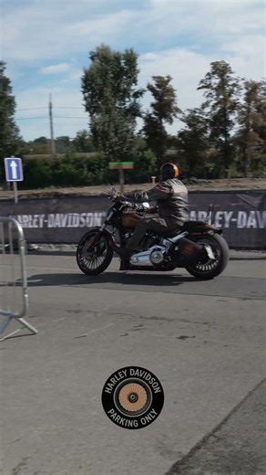 Harley Davidson Breakout #harley #bikeweek #harleydavidsonriders 🧡🖤