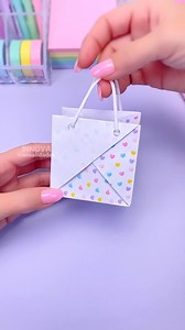 409K views · 4.6K reactions | Cómo hacer una bolsa de papel para regalo fácil y sin pegamento ️ Manualidades con papel fáciles #reels #manualidades #manualidadesfaciles #diy #manualidadesencasa #ideascreativas #craft #papercraft | Innova Manualidades | Facebook