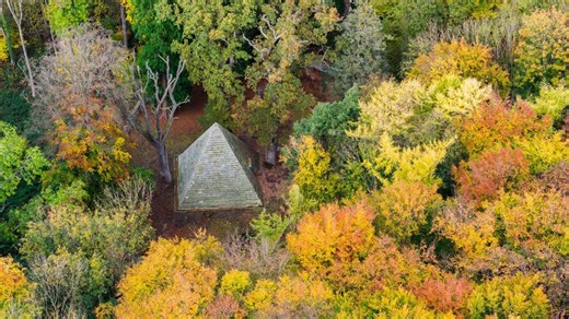 Uralte Pyramide mitten in niedersächsischem Wald – Das steckt dahinter