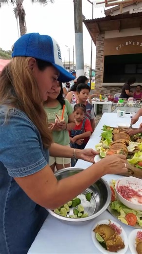 #PrefecturaDeSantaElena Así se vivió 'El Festival del Corviche' en la comuna Las nuñez ,un evento que contó con el apoyo de la prefectura de Santa Elena.. #PrimeroSantaElena | OLON TV