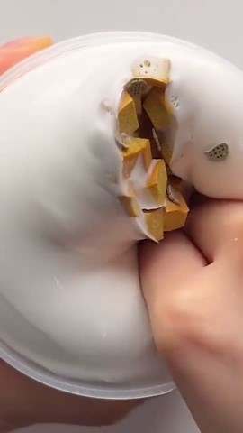 Satisfying Slime and ASMR for Relaxing Moments