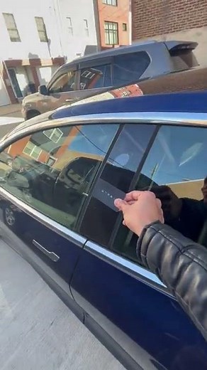 LOCK CAR - Tesla 3