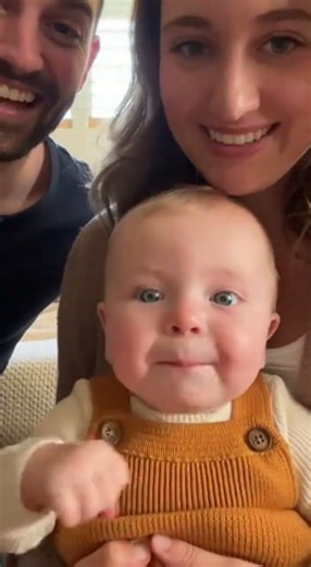 “POV: You’re Daddy but baby’s Loyalty Is with Mom”🤣 #funnybaby #baby #toddlerreaction #funny #cute