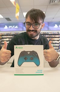 Xbox One controllers are $15 off select models! Time to refresh yours or get a player 2! ... or 3. ... or 4. Your choice. Manettes Xbox One de modèles sélectionnés à 15 $ de rabais! Est-il temps d’actualiser la vôtre ou de vous en procurer une pour un second joueur! ... ou un troisième. ... ou un quatrième. À vous le choix. | EB Games Canada