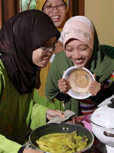 Opor Ayam: Kuliner Khas Lebaran yang Menggugah Selera
