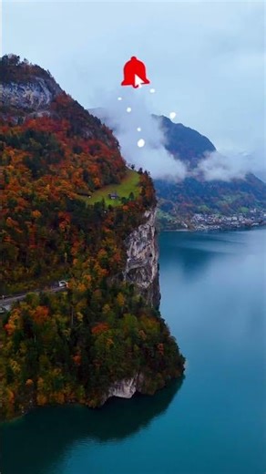 Nature’s Masterpiece: Fall in the Alps 🧡