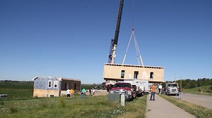 469K views · 1.9K reactions | That house wasn't there this morning! *Post edited Not trying to pull the wool over anyone's eyes! These homes are not built in a morning. Rather, they are set in a morning. Apparently people didn't believe we were joking here. Whoops. Original Post: A house built in a morning!? 藍 | Heritage Homes of Nebraska | Facebook