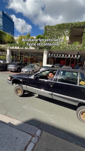 Cali Lowrider Bouncing Down James St