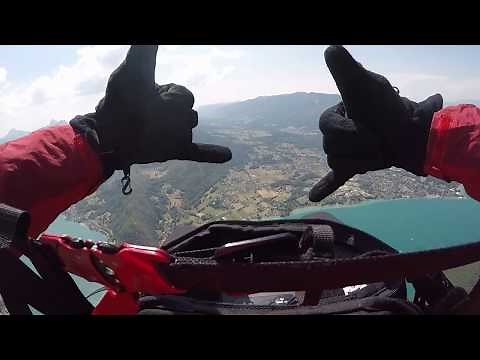 Paragliding Crash Accident at Annecy France - Raw Video