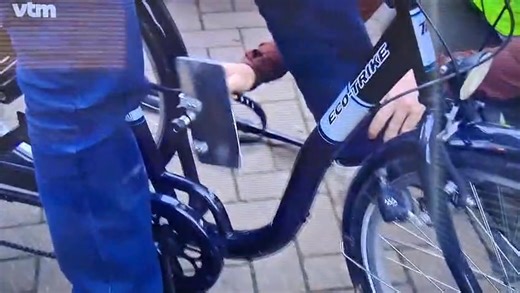 Gisteren finishten meer dan 100 moedige stappers De Warme Kerstmars, 104 km dwars door Vlaanderen van Brugge naar Brasschaat 🔥 Eén van hen was TWA-revalidant Dieter De Maere, die begin 2025 bij ons begon te revalideren. Samen met onze kinesitherapeuten verrichtte hij wonderen en bovenal inspireerde hij ons allemaal 😍 Maar gisterenavond inspireerde hij heel Vlaanderen via volgende reportage op het VTM-nieuws over De Warme Kerstmars👊 Bekijk hier het verhaal over zijn inspanning en bijzonder rev