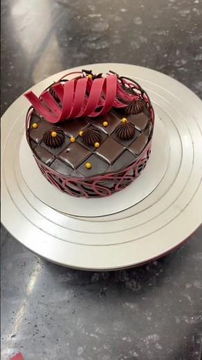 Modern Chocolate Checkerboard Cake Decorating #trufflecake #cake