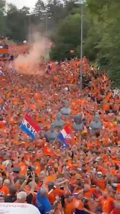 Hup, Holland, Hup! 🧡 Good luck to OnsOranje #CruyffLegacy #NEDENG | Johan Cruyff