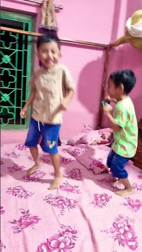 Brazil dance করতে করতে এটা কি করলো দুই ভাই #youtubeshorts #funny