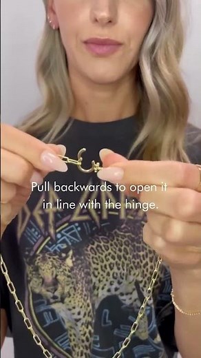 How to open our signature clasp ✨ Shop best-sellers in store or at www.gorjana.com